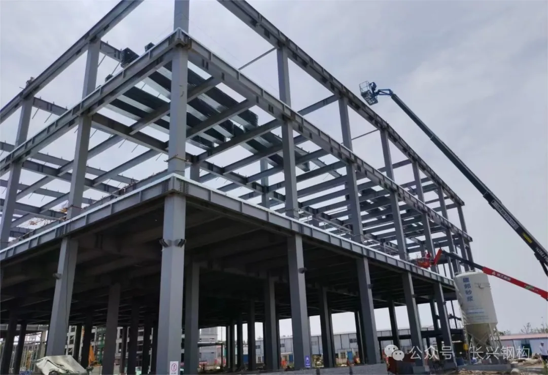 長興鋼構(gòu)：全面加強施工現(xiàn)場安全檢查，筑牢安全防線